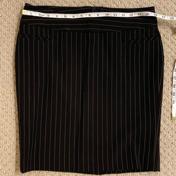 MEXX | Pinstripe Skirt Suit - Size 8 - Picture 11 of 12